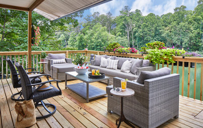Houzz Tour: Modern Decor for a Casual Lake House