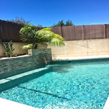 PISCINA PEQUEÑA CON CASCADA