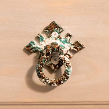 DIY Rustic Pulls on Flea Market Find