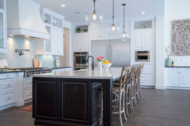 Inspiration for a contemporary kitchen remodel in San Diego
