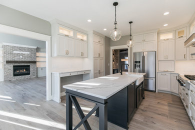 Kitchen - cottage kitchen idea in Cedar Rapids