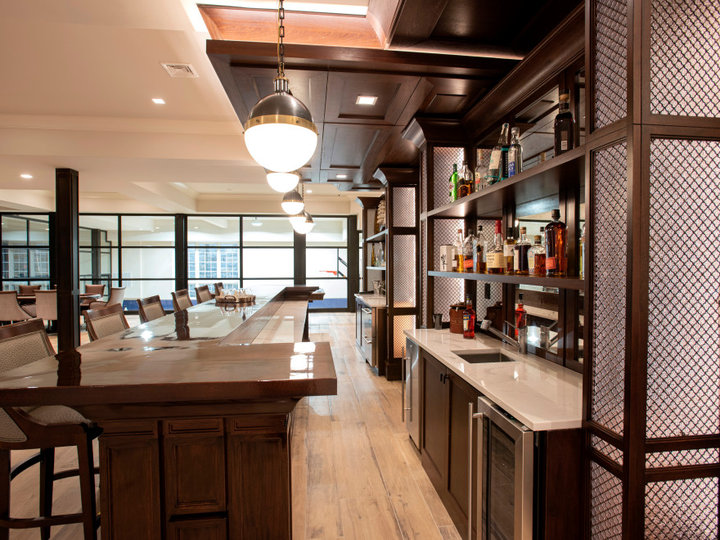 Traditional Home Bar - Home Bar