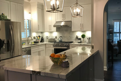 Kitchen - transitional kitchen idea in DC Metro