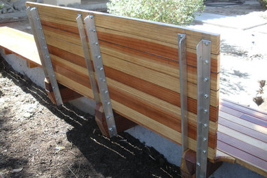 Photo of a contemporary landscaping in Los Angeles.