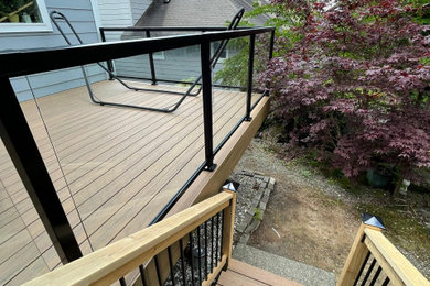 Minimalist deck photo in Seattle