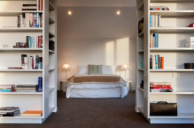 Nicht nur für lange Lesenächte: Schlafzimmer mit Bücherregalen