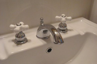 Bathroom - traditional bathroom idea in Portland
