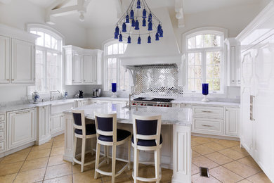Kitchen - kitchen idea in Cincinnati
