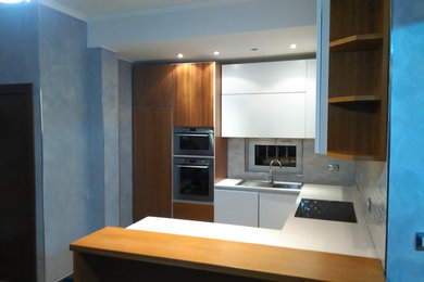 Esempio di una cucina minimalista
