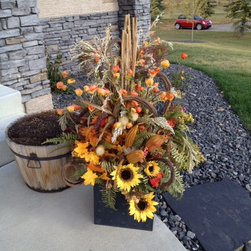 Seasonal Containers - Outdoor Pots And Planters