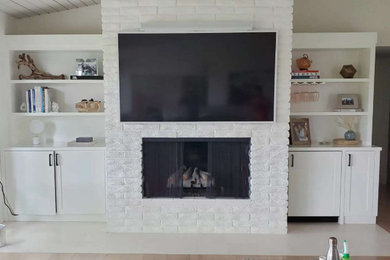 Mid-sized living room photo in Los Angeles