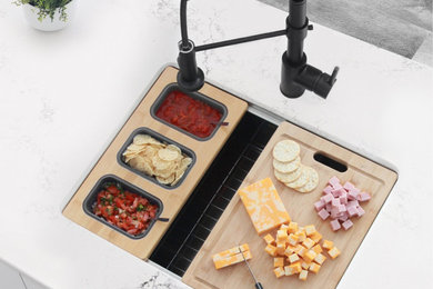 Wokstation Serving Board with 3 Collapsible Containers