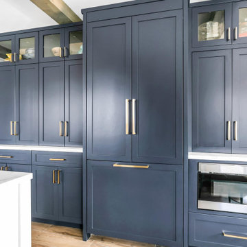 Stunning White&Navy Kitchen