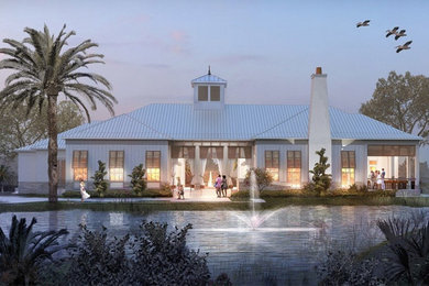 Example of a beach style exterior home design in Los Angeles