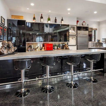 Garage / Showroom