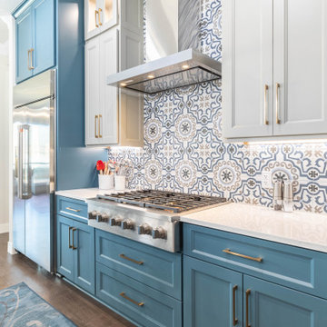 Colorful Oasis: A Dream Kitchen with Vibrant Patterns and Personality