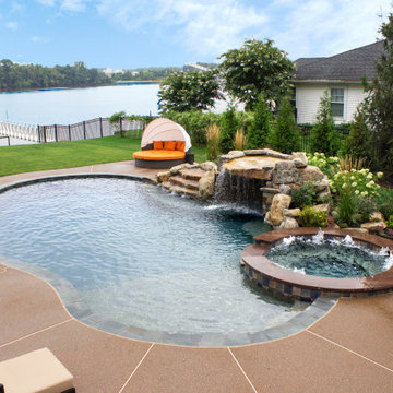 Bristol, Bucks County - Waterfront Pool