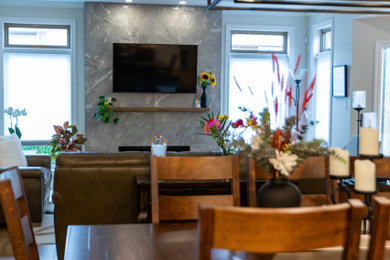 Example of a classic dining room design in Toronto
