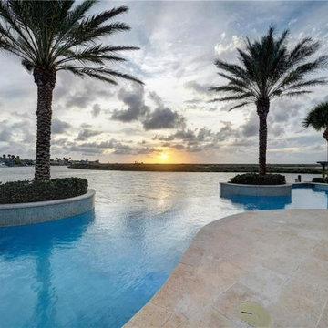Coastal Bend Waterfront Pool