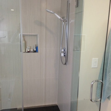 Stand Up Shower w/ Detachable Shower Head