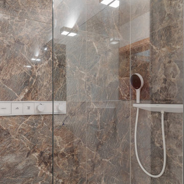 Raumwunder Bad mit eleganter Marmordusche