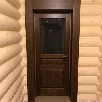 Поставка межкомнатных дверей из массива ольхи, модель "Валенсия" Античный орех