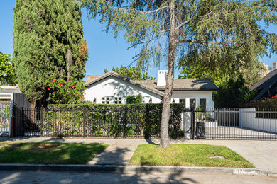 Inspiration for an exterior home remodel in Los Angeles
