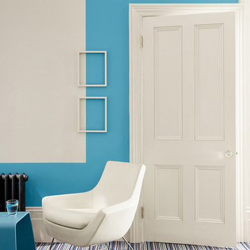 Crisp and Cool Living Room in Blue and White