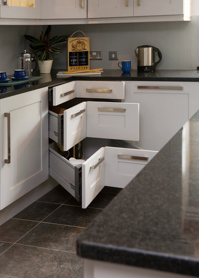 Transitional Kitchen by Glenvale Kitchens