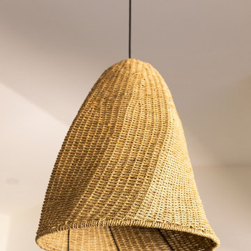 Helena - Scandinavian Minimalism