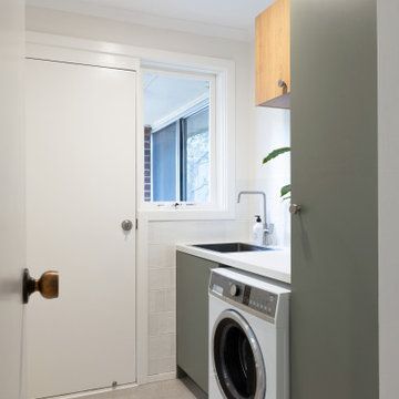 Lamorna Crt - Family Bathroom & Laundry