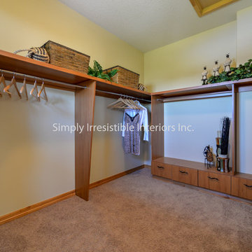 Executive Home Backing onto Water in Edmonton