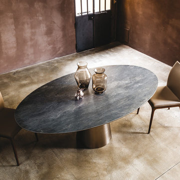 Selling: Yoda Keramik Table, Arcadia Chair