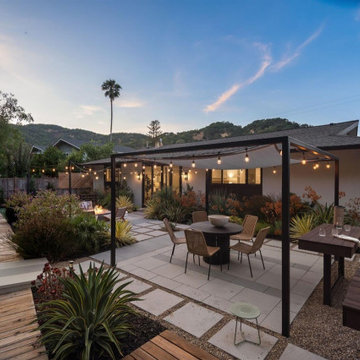 Contemporary Luxe Backyard