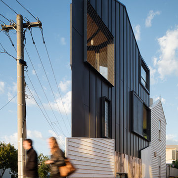 Acute House
