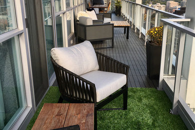 Example of a large minimalist balcony design in Toronto