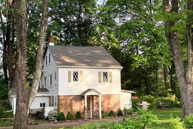 Home design - country home design idea in New York