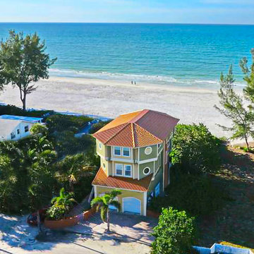 Two-story Hurricane Proof Home in Florida Keys