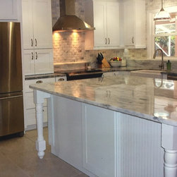 White Shaker Style kitchen - Kitchen Cabinetry