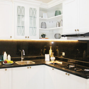 H House Surabaya - Kitchen