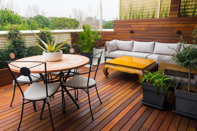 Contemporary deck in Madrid.