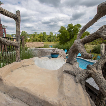 Innovation and Complexity in a Vinyl Liner Pool with Extreme Elevations