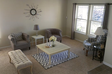 Minimalist family room photo in Chicago