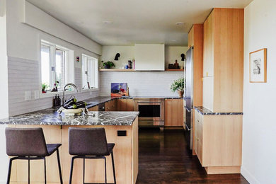 Transitional kitchen photo in Seattle