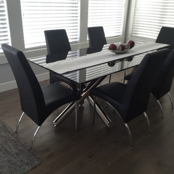 Olympus Dining Set