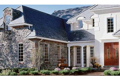 Elegant exterior home photo in Detroit