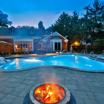 Oswego, IL Freeform Pool and Hot Tub