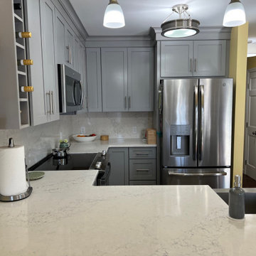 Kraftmaid Lyndale Maple Pebble Grey