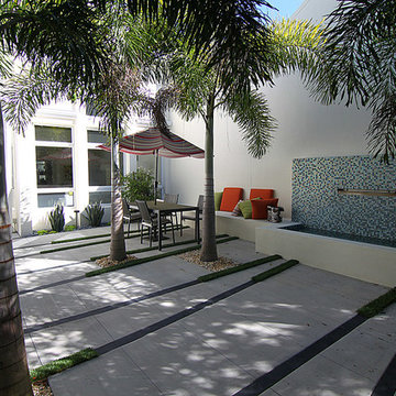 Vero Beach Courtyard