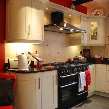 Traditional Styled Bespoke Ivory Kitchen
